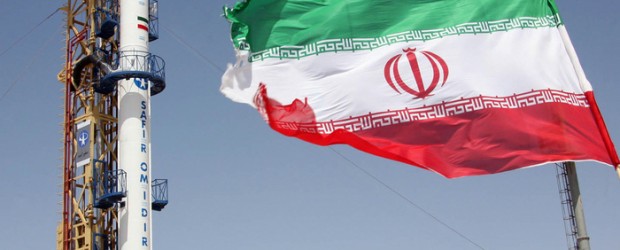 Terwijl de Iraanse minister van Buitenlandse Zaken oproept tot dialoog als oplossing voor de vrede in de wereld, weigert het land nog steeds het aantal centrifuges om uranium te verrijken te verminderen.